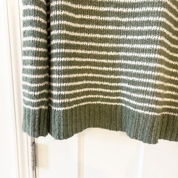 American Eagle Striped Jegging Fit Green Knit Sweater Medium - Picture 4 of 7